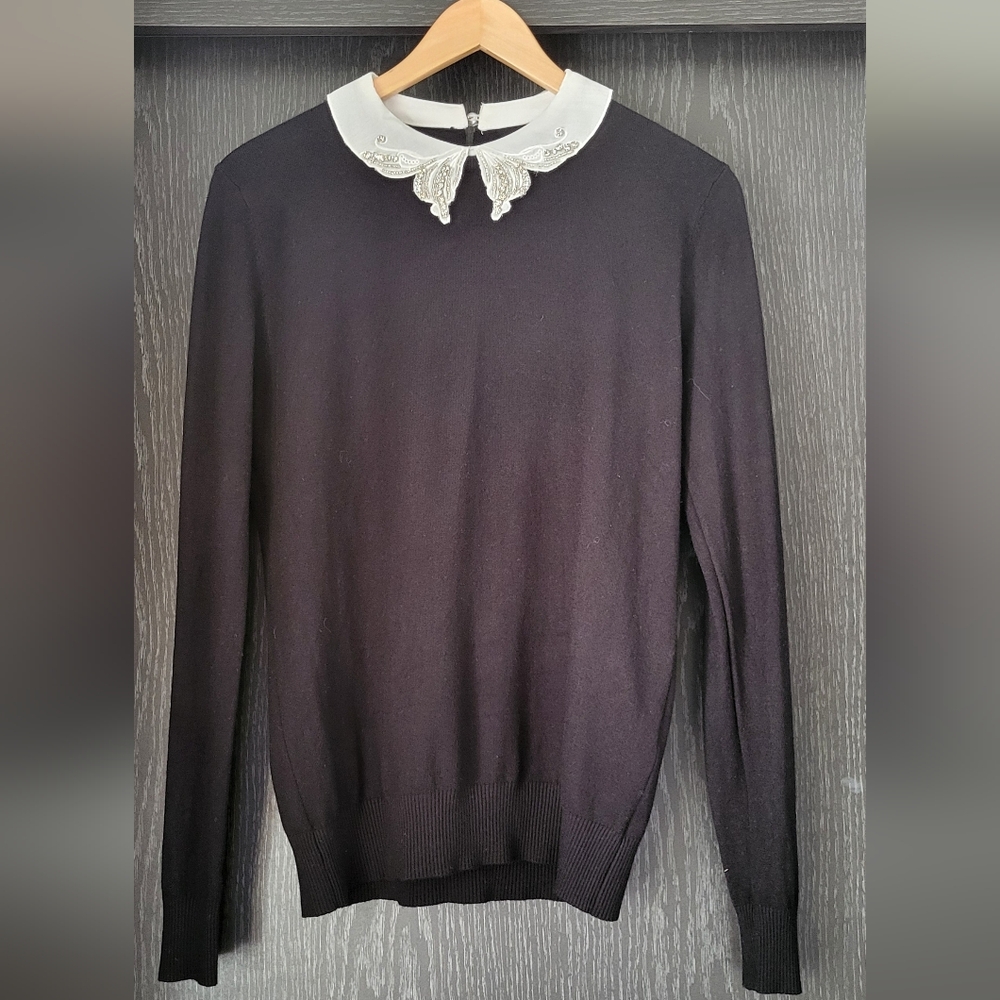 Elegant Black Sweater with White Embroidered Jewel Collar And Pearl Button Back